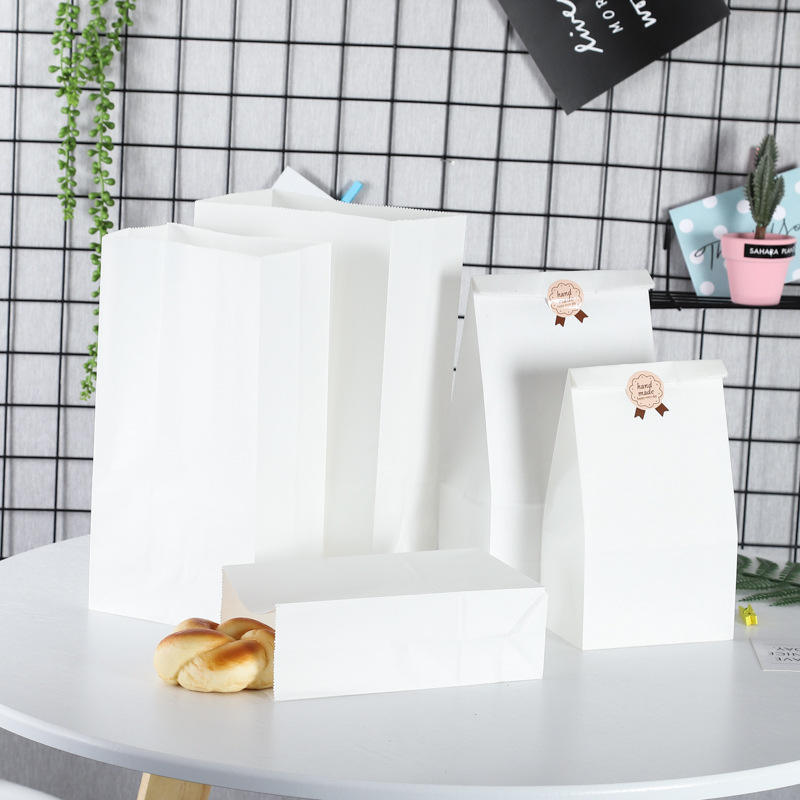 Stock New Year Disposable Storage Paper Bag Kraft Square Bottom Takeaway Pouch for Bread Toast Hamburger Milk Custom Bread Bags
