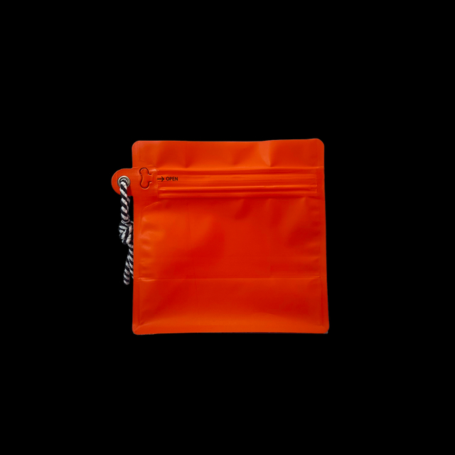 Customized Printed Portable and Compact Eight-layer Aluminum Foil sealed Moisture-proof Hanging Bag for Coffee Beans Coffee Bags