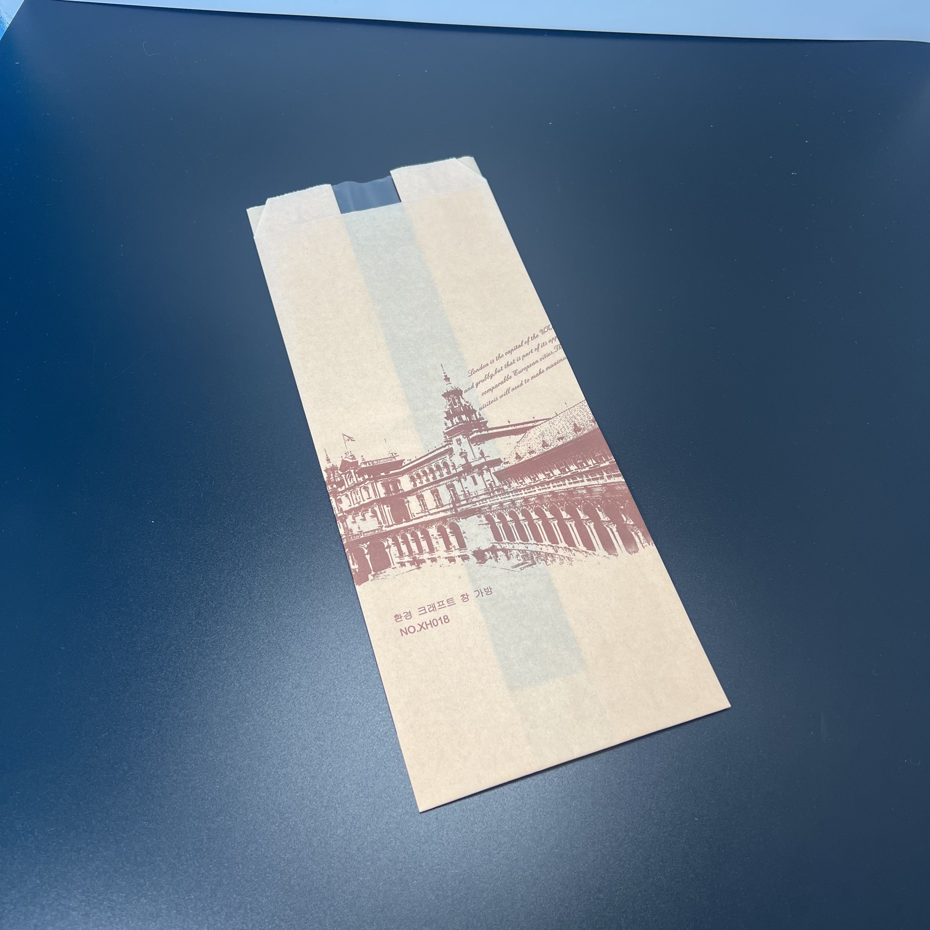 Biodegradable Food Paper Custom Packaging Kraft Paper with Window Bread Bag Cake Bread Croissant Oil-proof Paper Bag