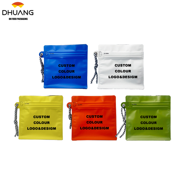 Customized Printed Portable and Compact Eight-layer Aluminum Foil sealed Moisture-proof Hanging Bag for Coffee Beans Coffee Bags
