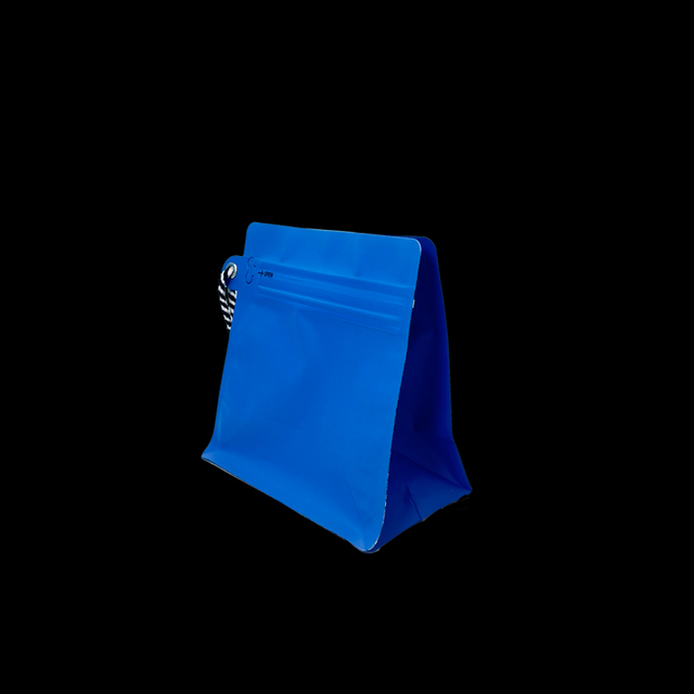Portable and Compact Aluminum Foil sealed Moisture-proof Hanging Bag for Coffee Beans Packed in Eight Portions Coffee Bags